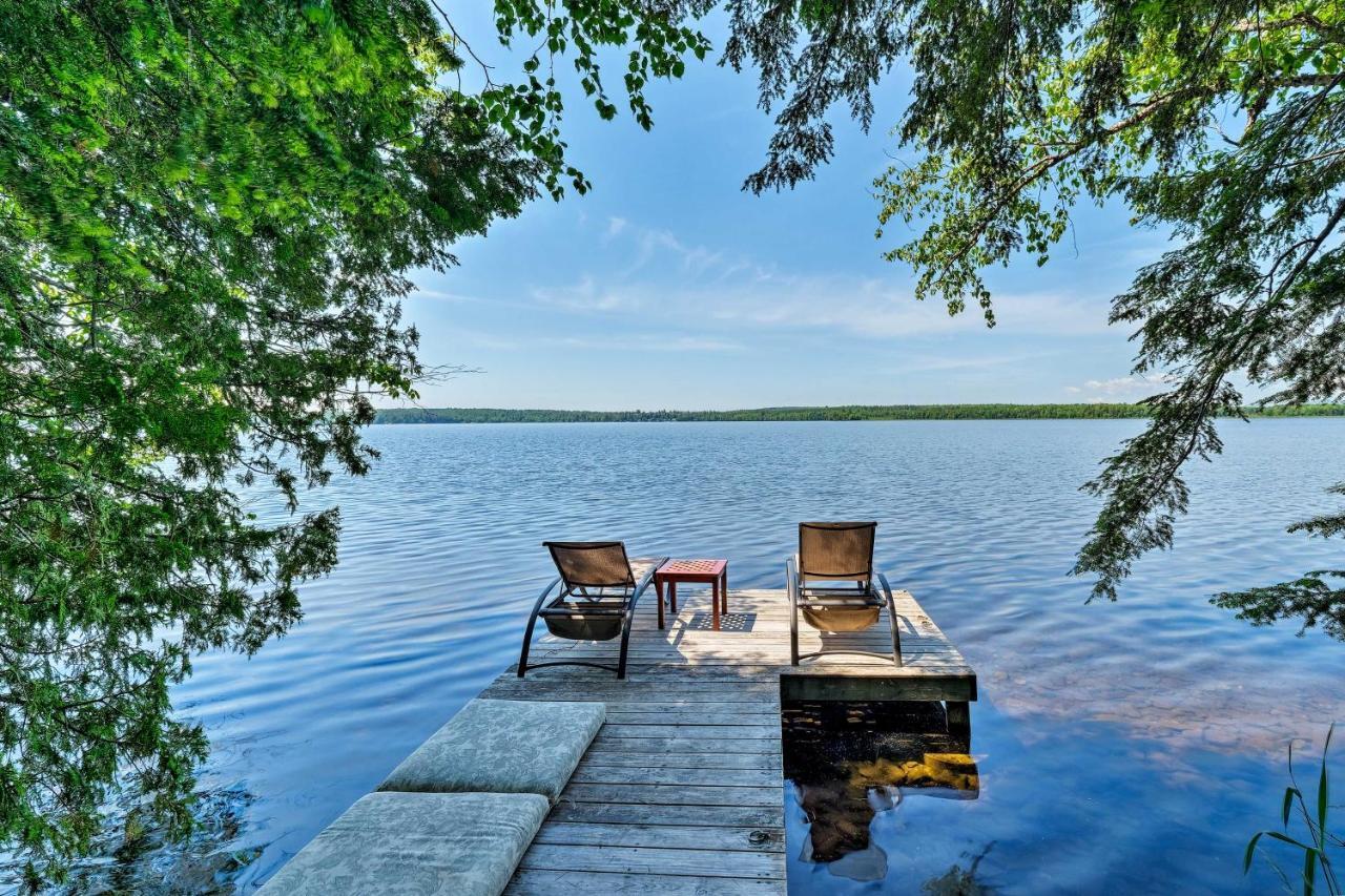 Villa Cozy Lakefront Madison Cabin With Dock And Kayaks Extérieur photo