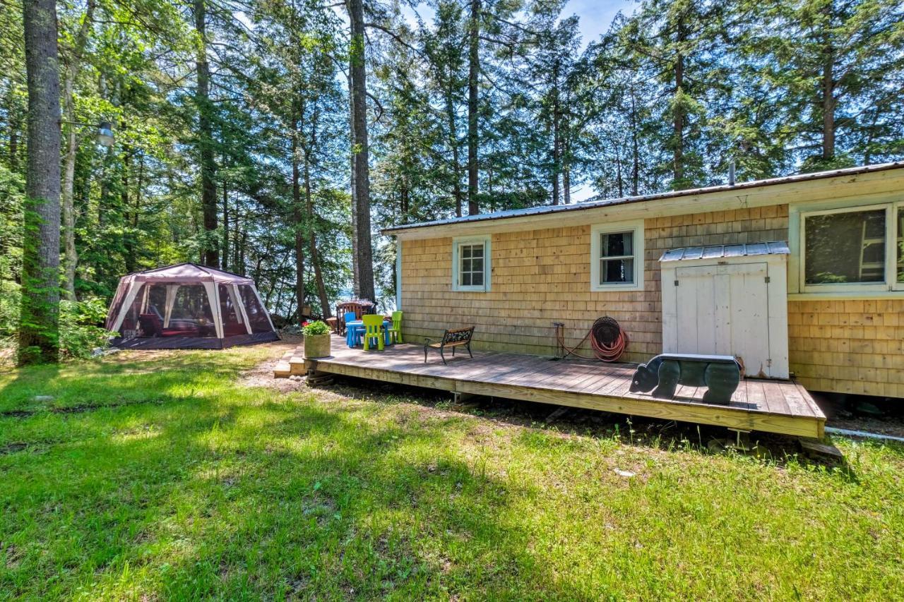 Villa Cozy Lakefront Madison Cabin With Dock And Kayaks Extérieur photo